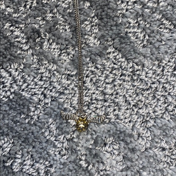 Gold snitch necklace - Picture 1 of 4